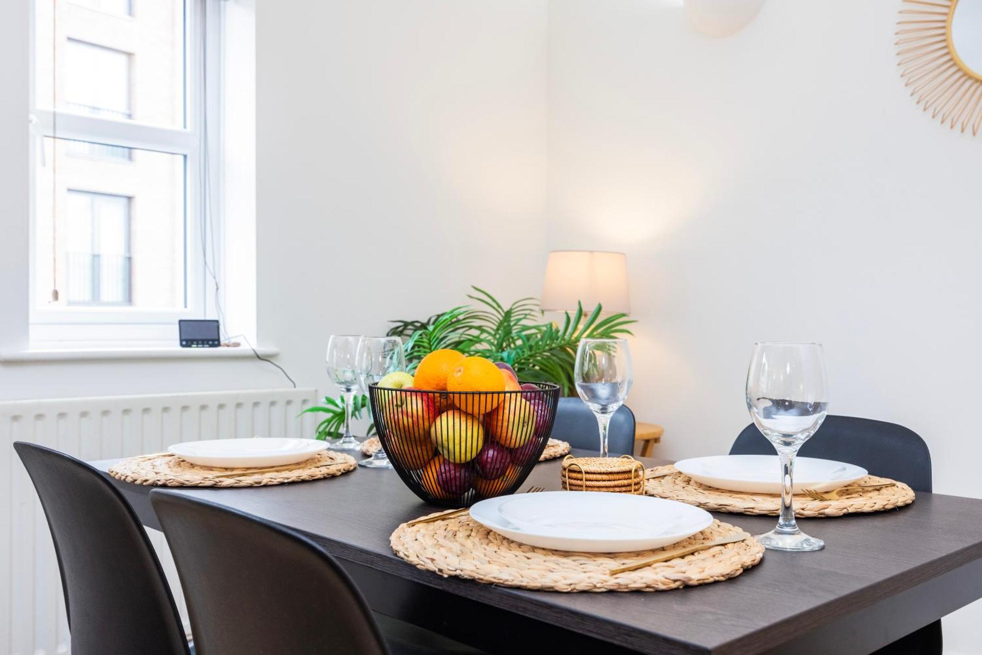 Apartment Cozy Haven - Bright 2br Apartment, Next To Major Station London