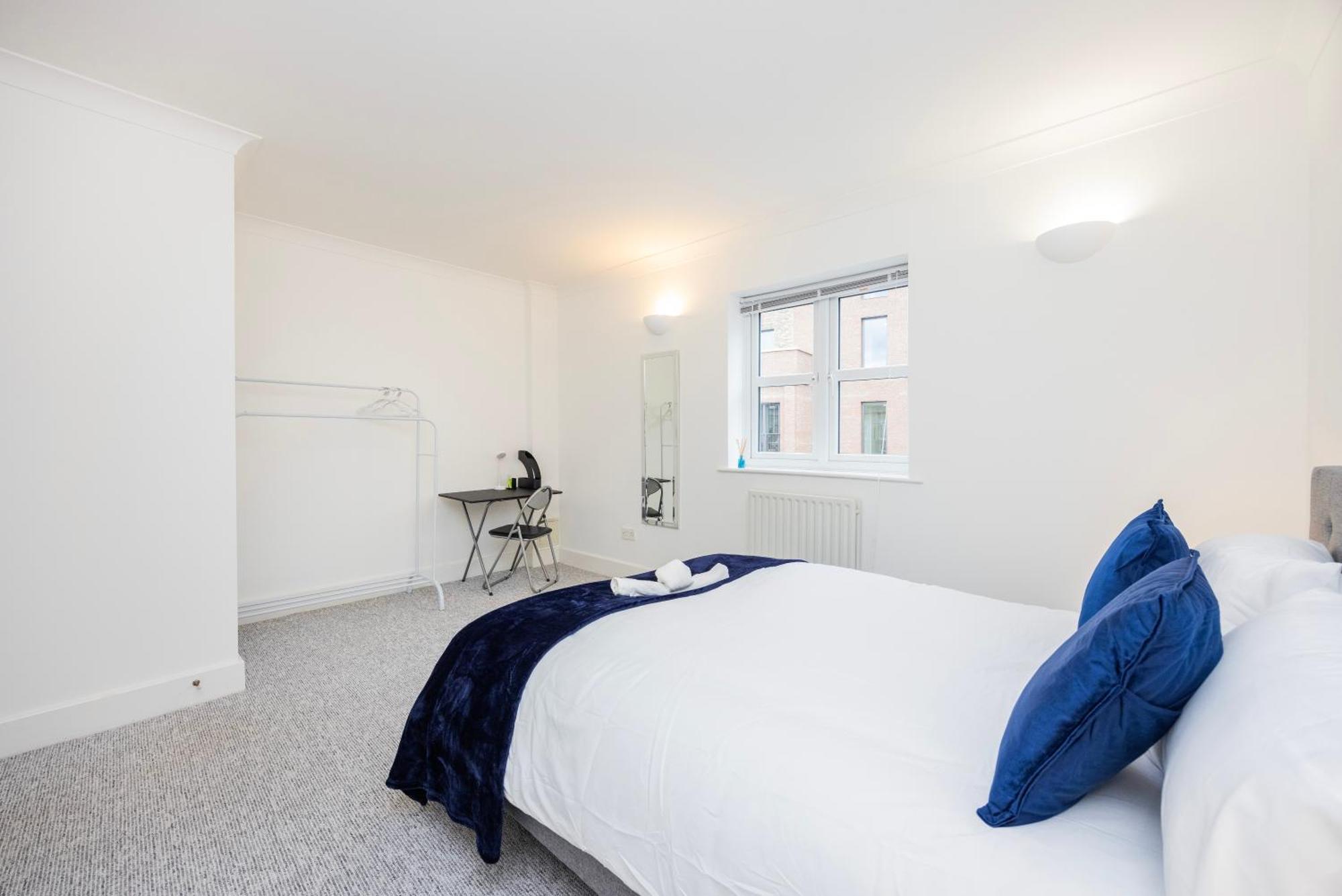 Cozy Haven - Bright 2br Apartment, Next To Major Station Appartamento Londra