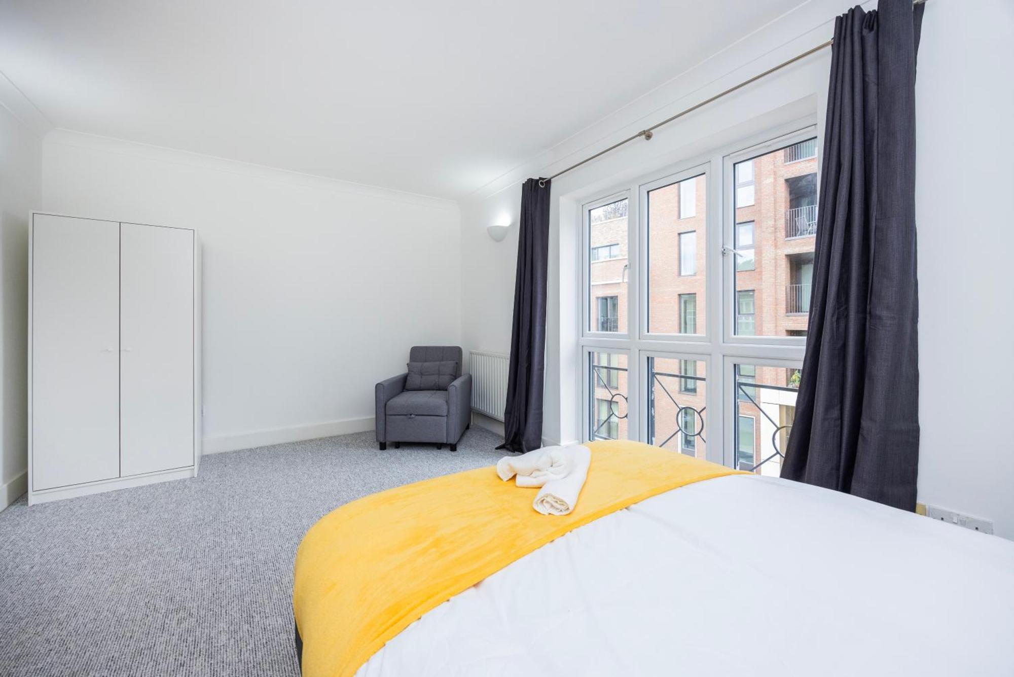 Cozy Haven - Bright 2br Apartment, Next To Major Station Londra