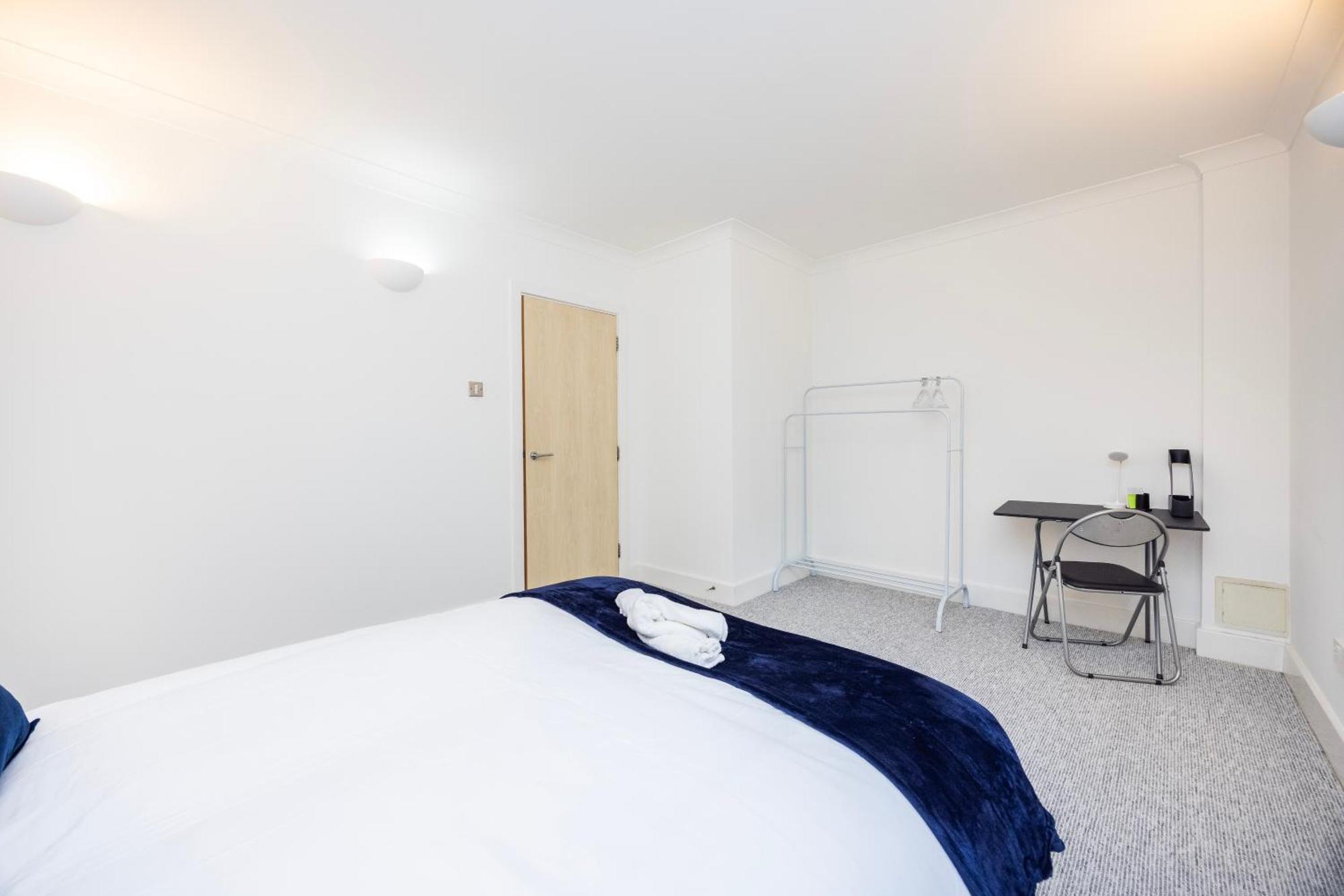 Cozy Haven - Bright 2br Apartment, Next To Major Station Appartamento *